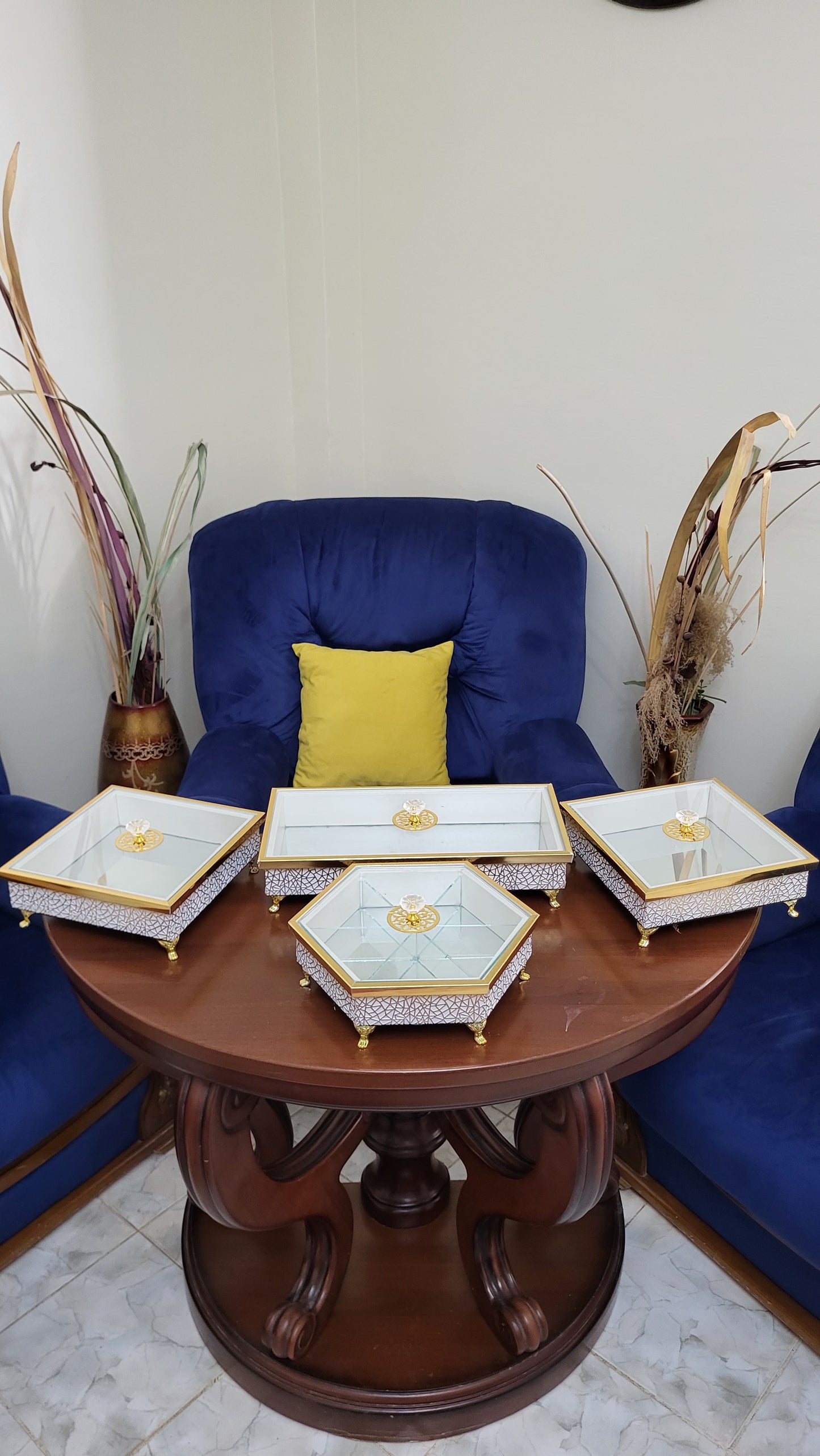 مجموعة العلب الملكية الفاخرة