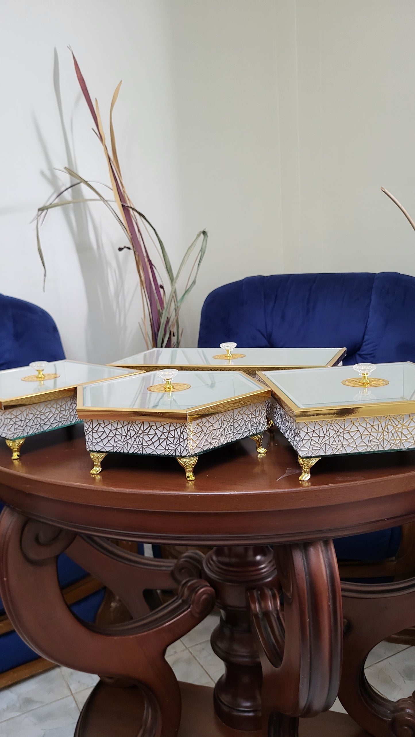 مجموعة العلب الملكية الفاخرة