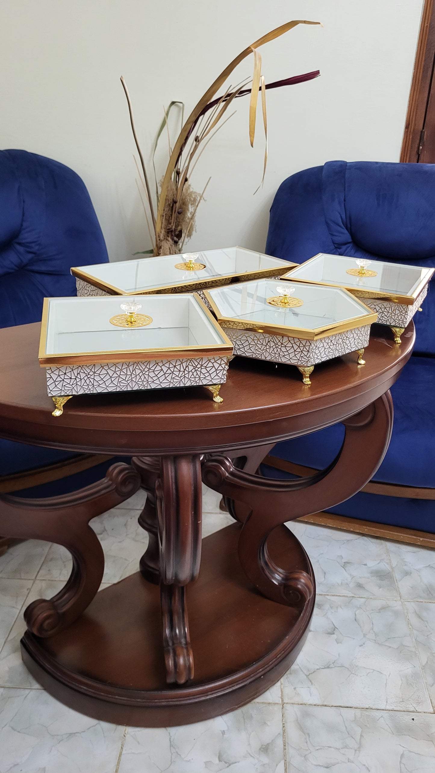 مجموعة العلب الملكية الفاخرة