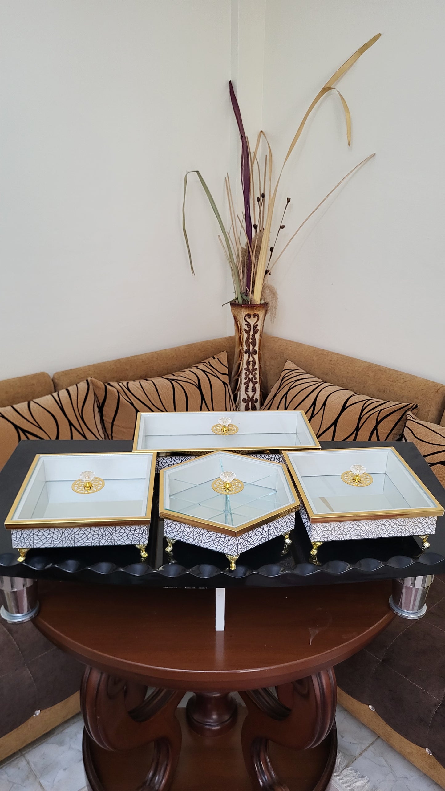 مجموعة العلب الملكية الفاخرة