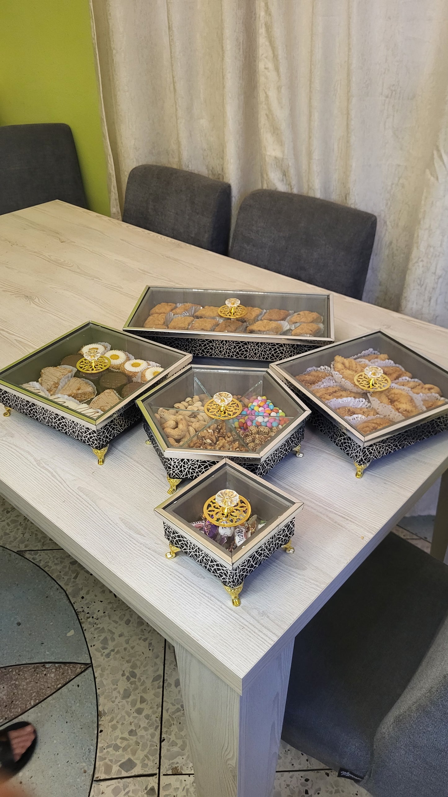 مجموعة العلب الملكية الفاخرة
