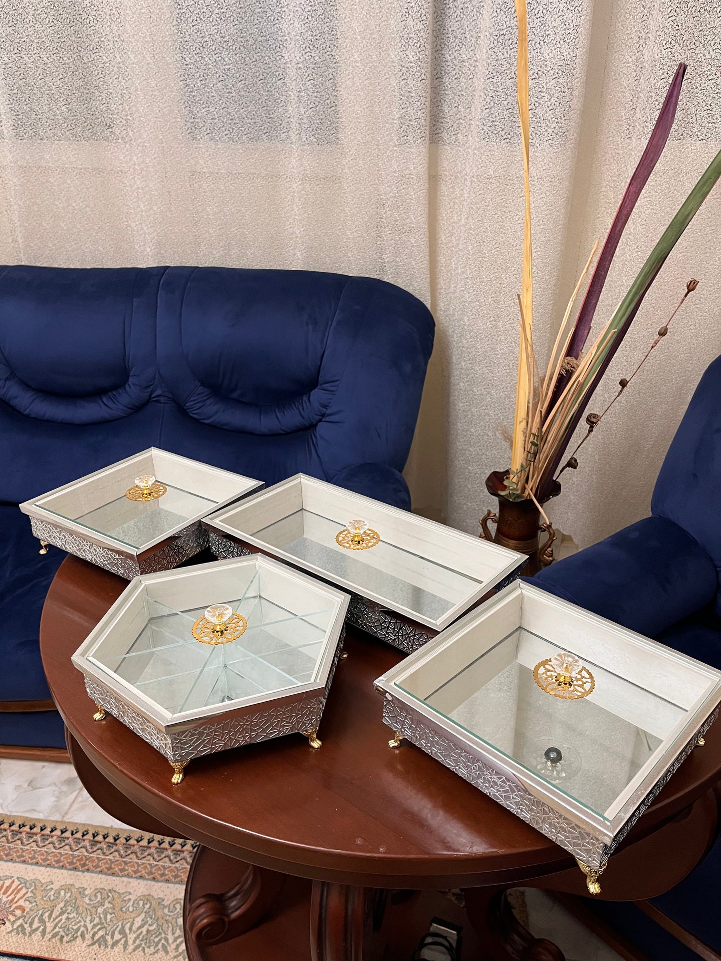 مجموعة العلب الملكية الفاخرة